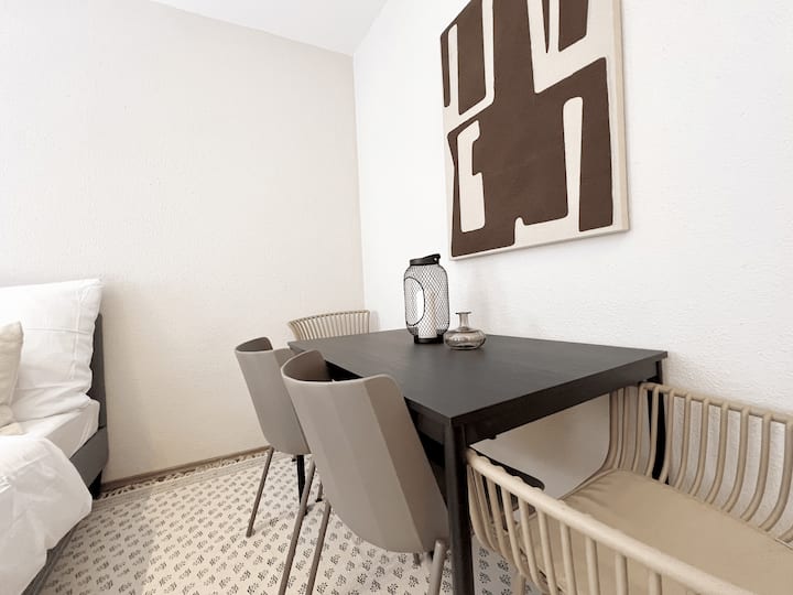 16b0a8fd f00c 42ba 8cdb 174981e4d40f