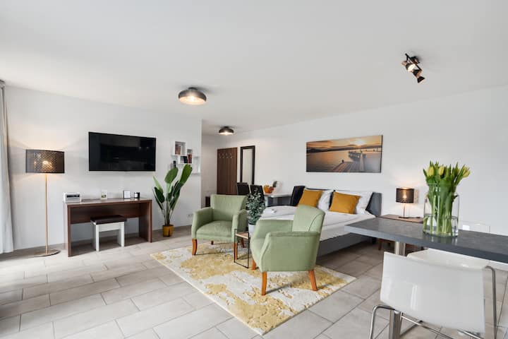 dc6942b2 688c 41d6 a4a1 b126643a0e26