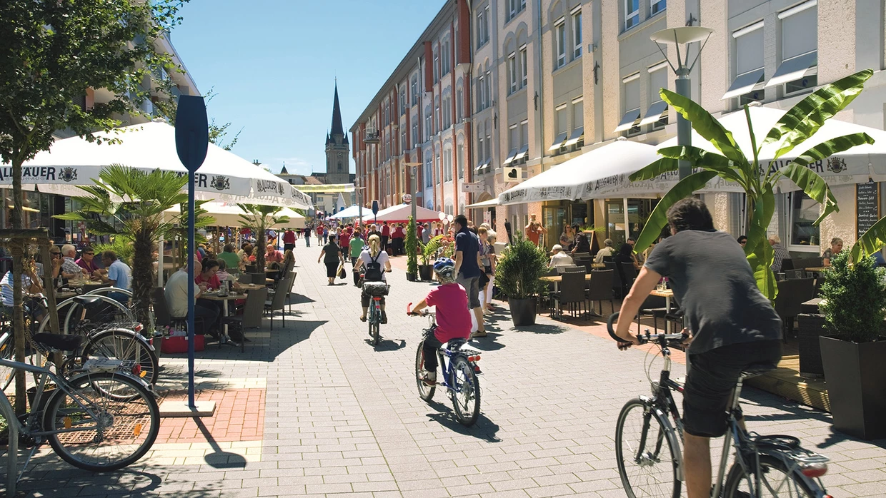 fahrradfahrer am jahr100bau marke gentile werbeagentur mg 9085 a